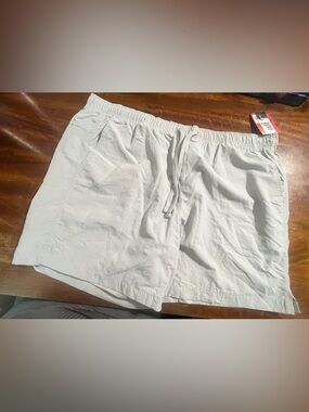 DSG BUNDLE MEN SHORTS NWT SIZE XL